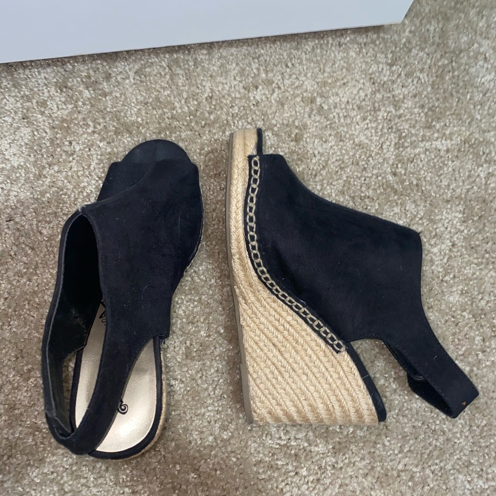 Peep toe black wedges